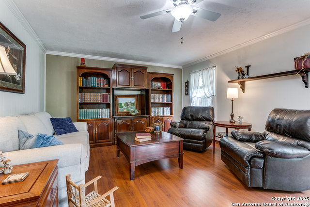 Listing photo id 11 for 1919 Arroya Vista