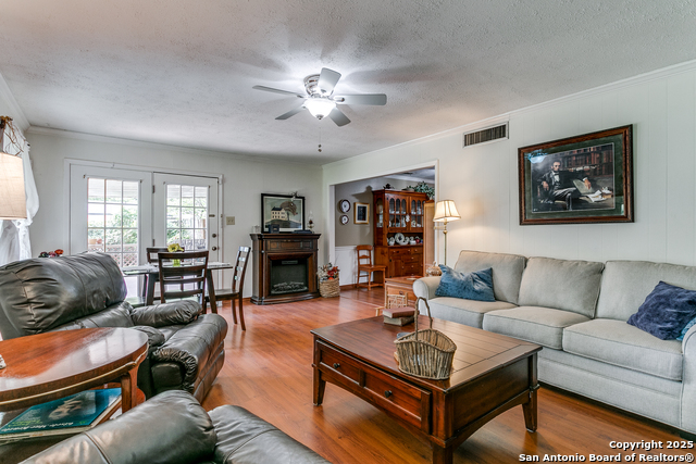 Listing photo id 12 for 1919 Arroya Vista