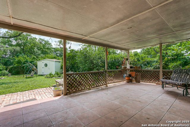 Listing photo id 18 for 1919 Arroya Vista