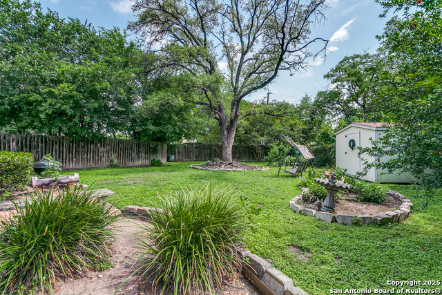 Listing photo id 22 for 1919 Arroya Vista