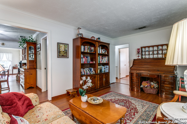 Listing photo id 4 for 1919 Arroya Vista