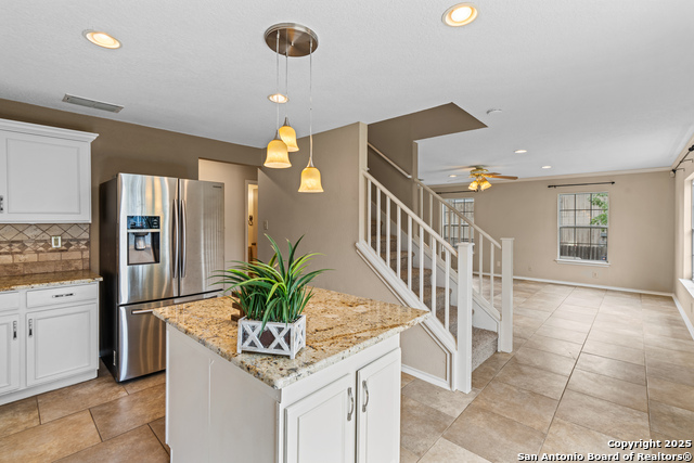 Listing photo id 8 for 7034 Horizon Peak