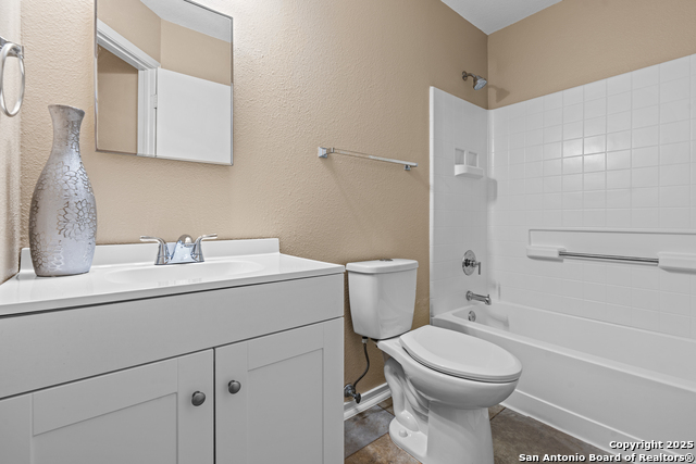 Listing photo id 12 for 7034 Horizon Peak