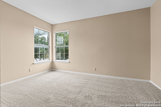 Listing photo id 13 for 7034 Horizon Peak