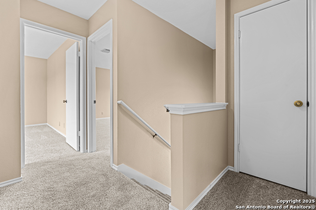 Listing photo id 14 for 7034 Horizon Peak