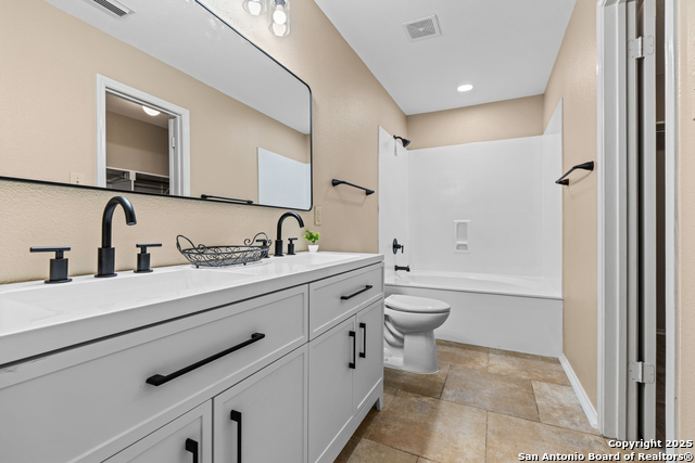 Listing photo id 18 for 7034 Horizon Peak