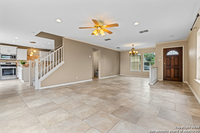 Listing photo id 2 for 7034 Horizon Peak