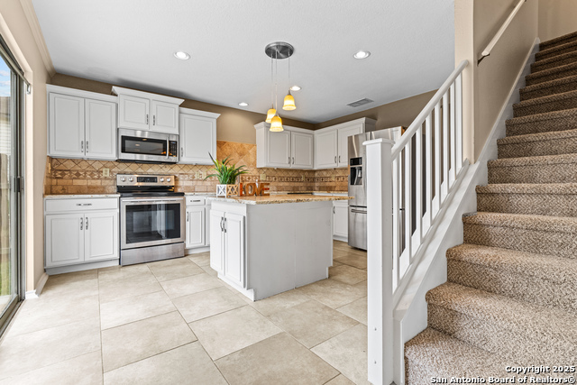 Listing photo id 4 for 7034 Horizon Peak