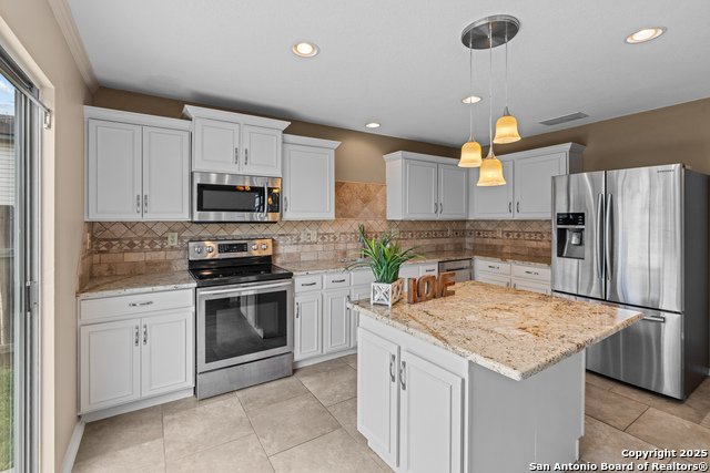 Listing photo id 5 for 7034 Horizon Peak