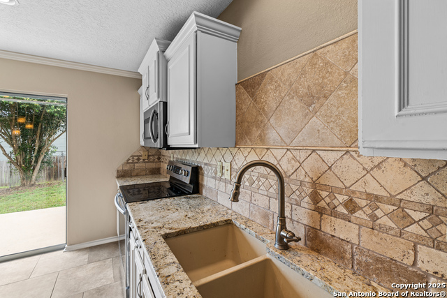 Listing photo id 7 for 7034 Horizon Peak