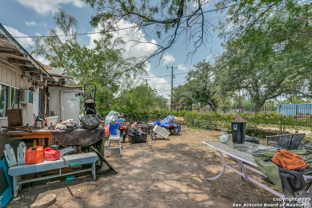 Listing photo id 22 for 415 Wilcox Ave