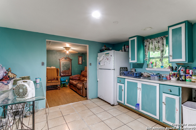 Listing photo id 6 for 415 Wilcox Ave