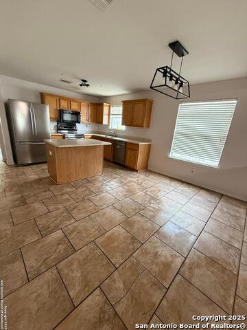 Listing photo id 10 for 6862 Cutting