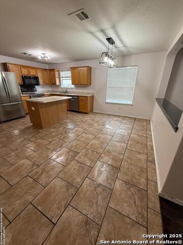 Listing photo id 16 for 6862 Cutting