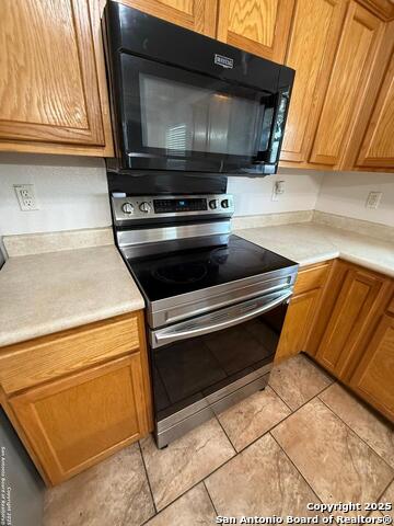 Listing photo id 20 for 6862 Cutting