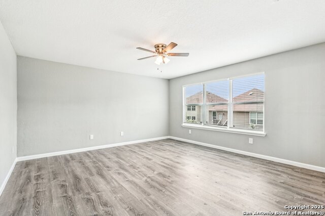 Listing photo id 30 for 9427 Copper Mist
