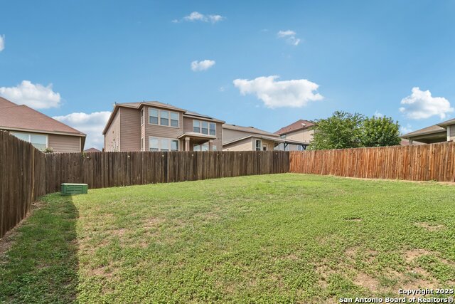 Listing photo id 40 for 9427 Copper Mist