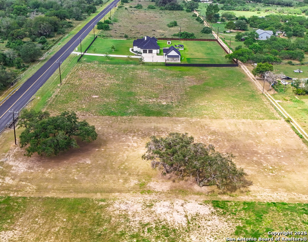 Listing photo id 1 for 21454 Lamm Rd
