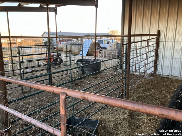 Listing photo id 6 for 5620 Fm 1339