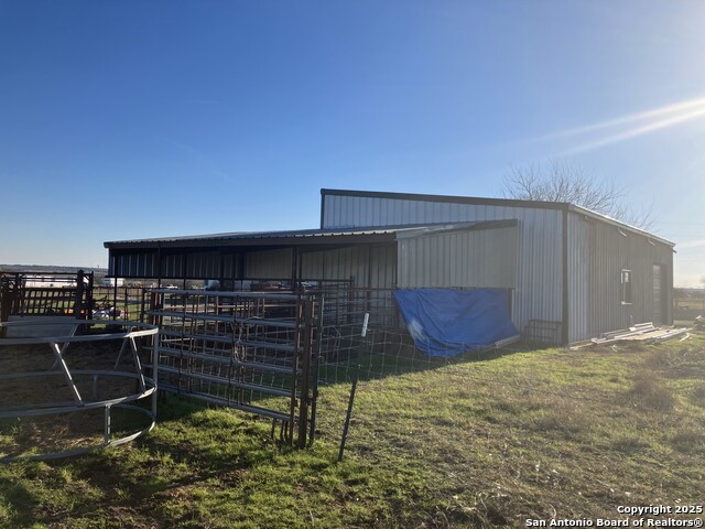 Listing photo id 7 for 5620 Fm 1339