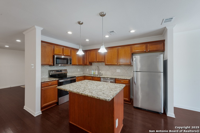 Details for 100 Lorenz Rd  1202, San Antonio, TX 78209