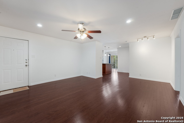 Image 4 of 19 For 100 Lorenz Rd  1202