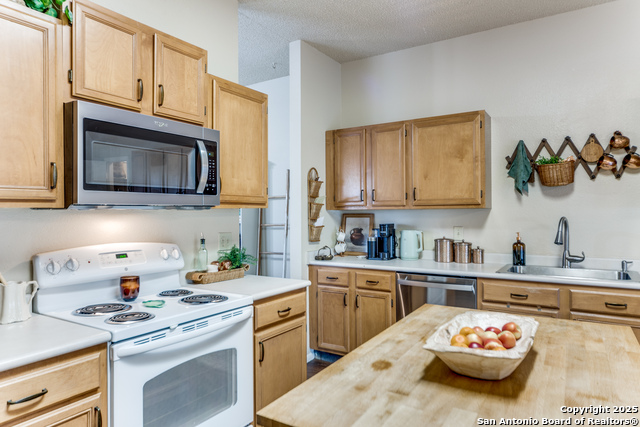 Listing photo id 11 for 9515 Wicklow