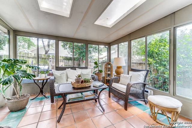 Listing photo id 20 for 9515 Wicklow