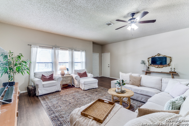 Listing photo id 2 for 9515 Wicklow