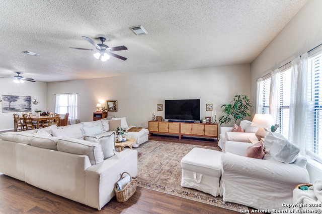 Listing photo id 3 for 9515 Wicklow