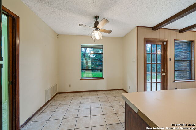 Listing photo id 9 for 2822 Low Oak