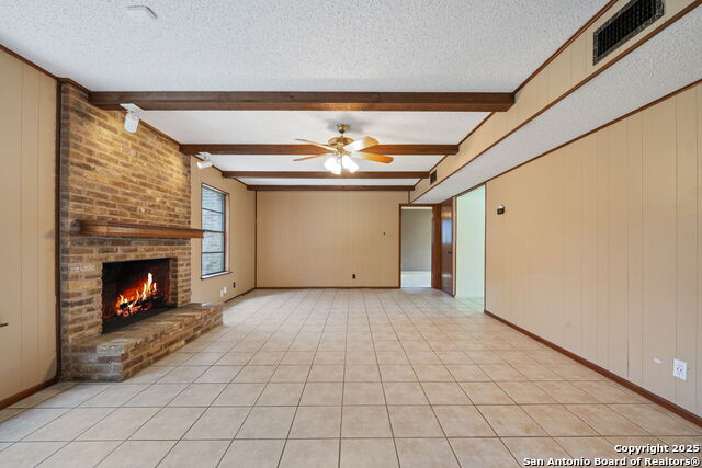 Listing photo id 13 for 2822 Low Oak