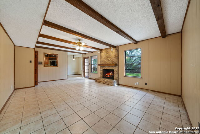 Listing photo id 16 for 2822 Low Oak