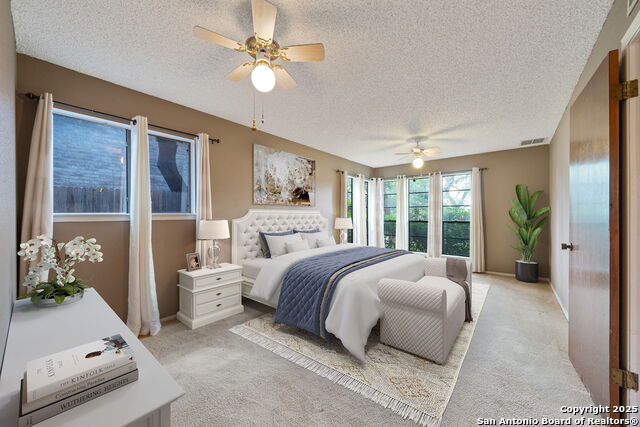 Listing photo id 19 for 2822 Low Oak