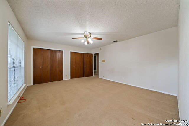 Listing photo id 32 for 2822 Low Oak