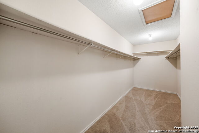 Listing photo id 16 for 7734 Falcon Oak