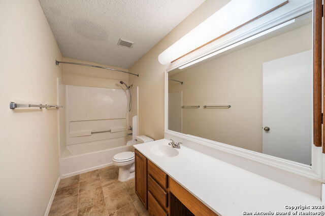 Listing photo id 18 for 7734 Falcon Oak
