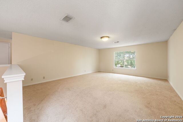 Listing photo id 21 for 7734 Falcon Oak