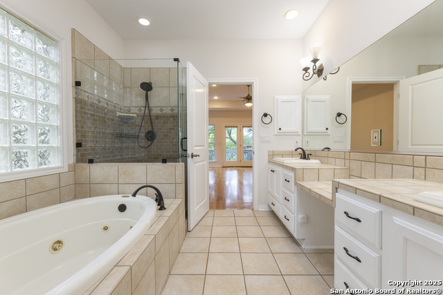 Listing photo id 14 for 1245 Phantom Rider Trail