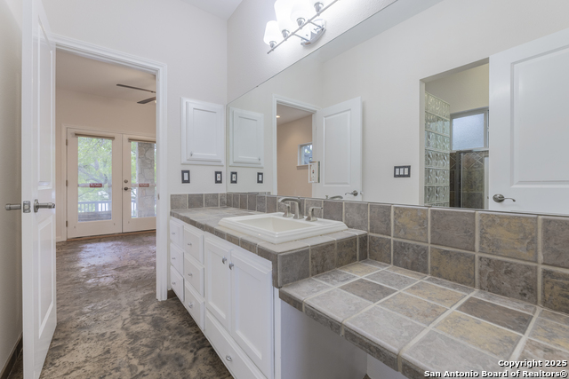 Listing photo id 20 for 1245 Phantom Rider Trail