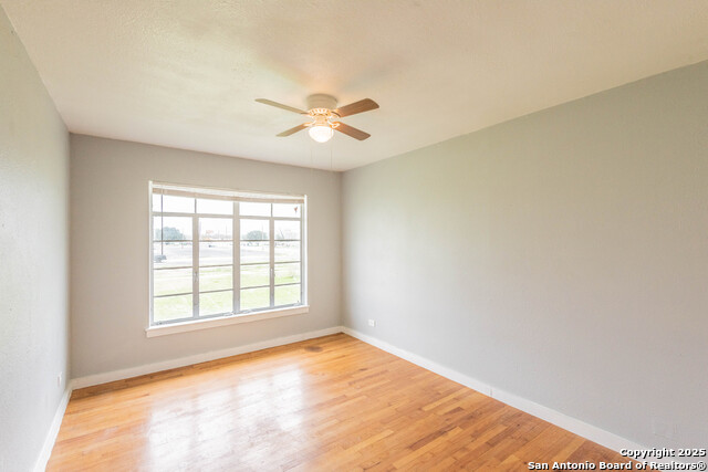 Image 11 of 24 For 2331 Cincinnati Ave  1