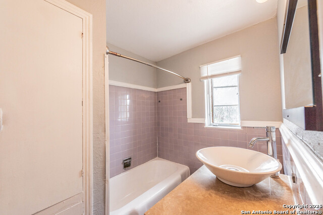 Image 15 of 24 For 2331 Cincinnati Ave  1