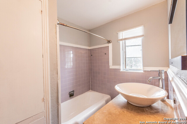 Image 16 of 24 For 2331 Cincinnati Ave  1