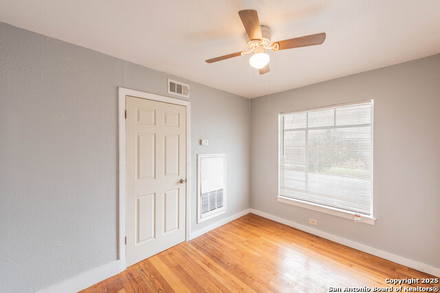 Image 19 of 24 For 2331 Cincinnati Ave  1