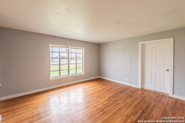 Image 21 of 24 For 2331 Cincinnati Ave  1