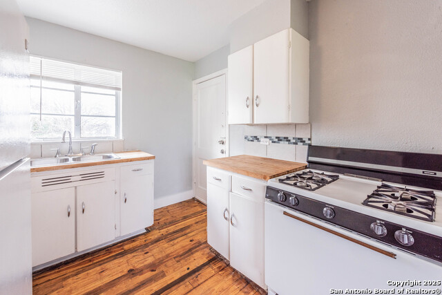 Image 4 of 24 For 2331 Cincinnati Ave  1