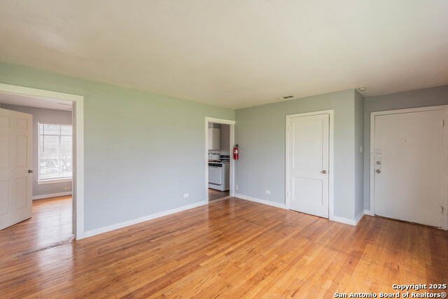 Image 6 of 24 For 2331 Cincinnati Ave  1