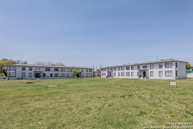 Listing photo id 0 for 2331 Cincinnati Ave 3
