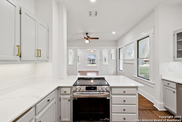 Listing photo id 15 for 233 May Street