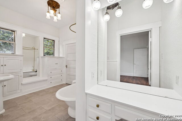 Listing photo id 23 for 233 May Street